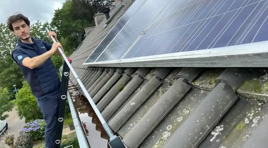 Dakgoot Cleaning 2 Dakgoot Cleaning